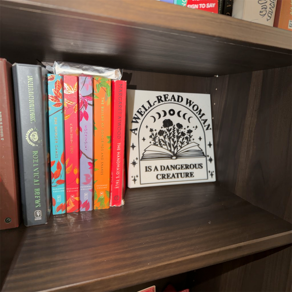 A Well-Read Woman Is a Dangerous Creature – Book Lover Sign Driftwood 3D Printworks Home Decor