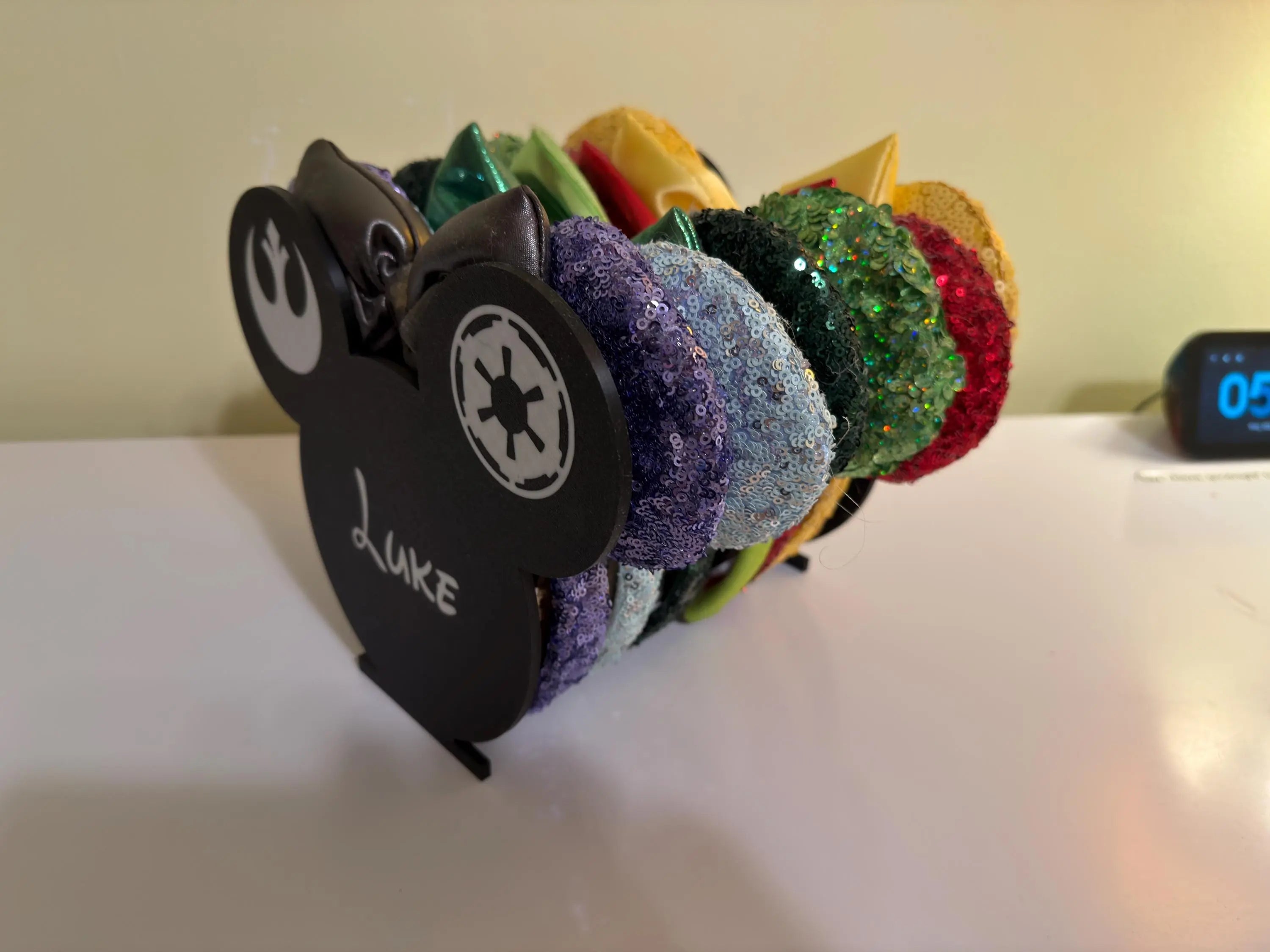 Ears headband holder (galactic/sci-fi)