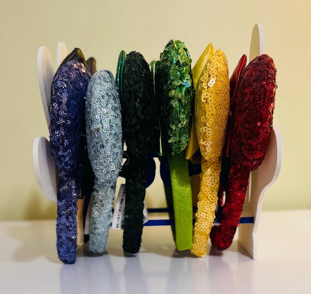 Ears headband holder (glove)