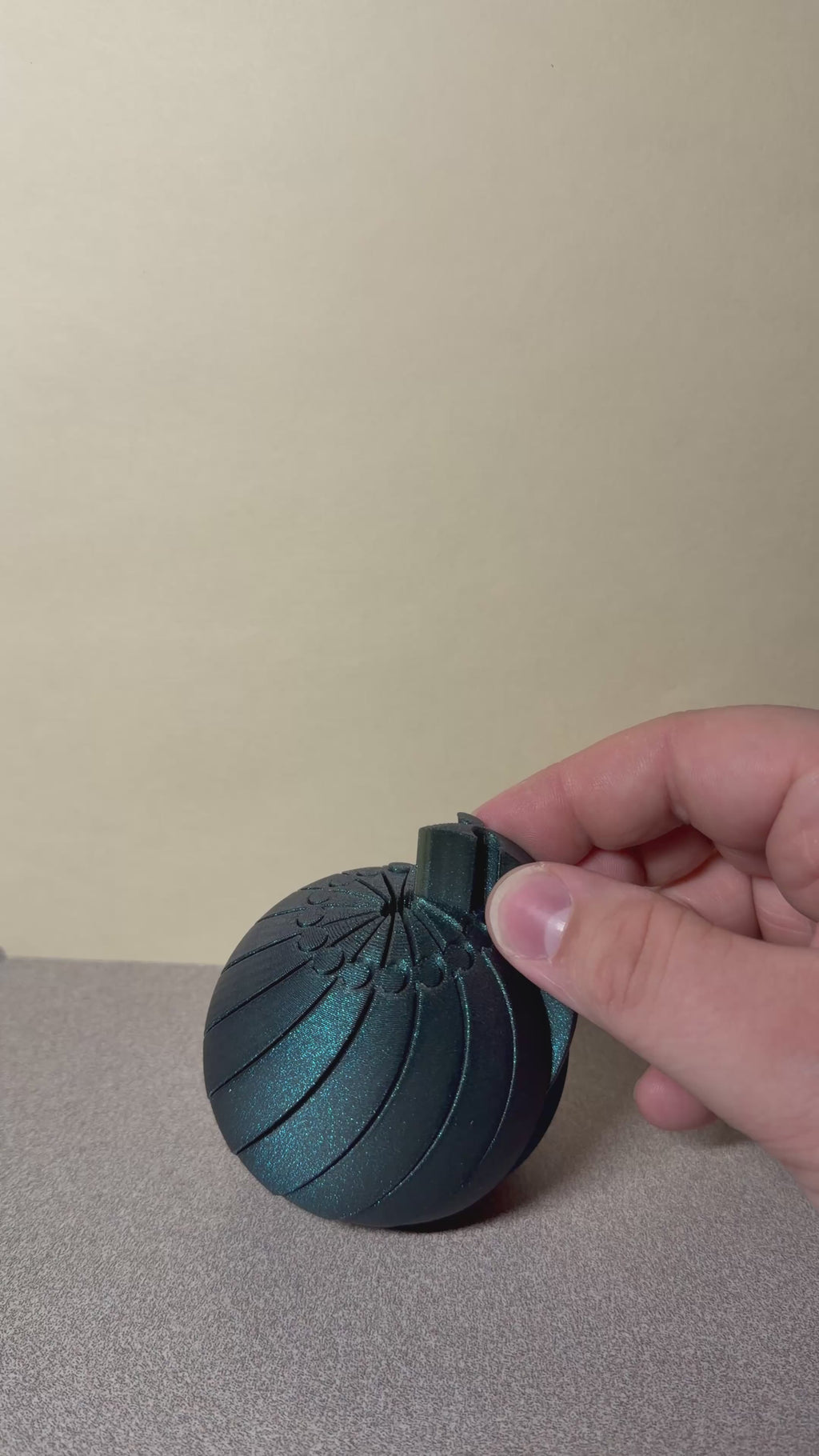 Cascading Fidget Ball